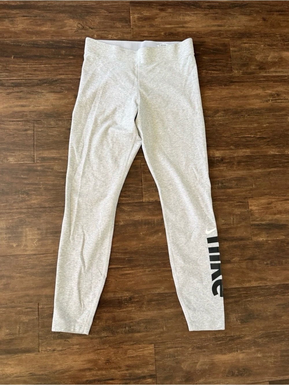 Nike Women’s Light Gray Leggings Tight Fit Size M